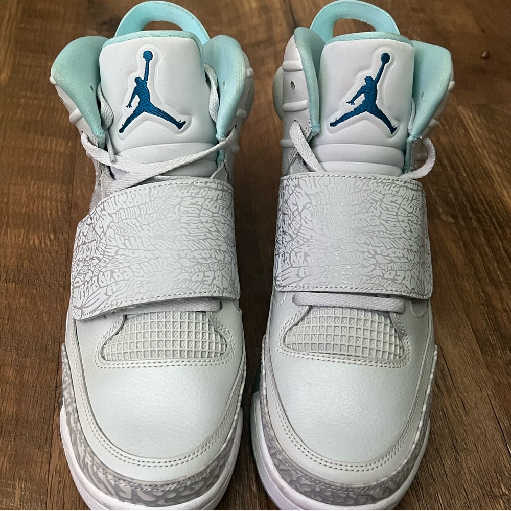Jordans For Sale👟